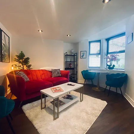 2 Bedroom - Garden Apartment, With Parking Apartment
